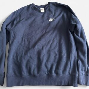 ⭐️2 FOR $25 ⭐️
Nike Men's Navy Blue Sweater
